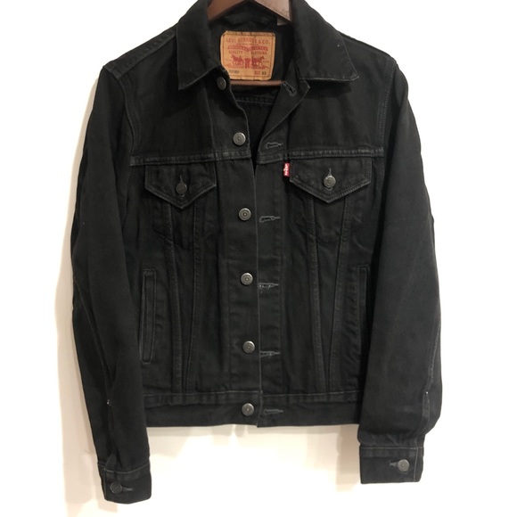 Classic black denim Levi’s jacket (unisex)